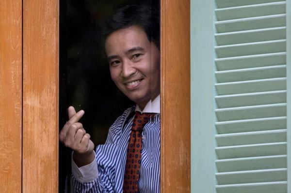 被阻止的泰国总理挑战者皮塔辞去党首职务